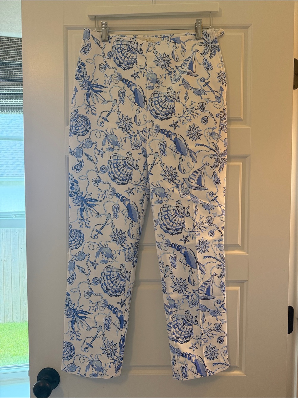 Lilly Pulitzer Blue & White Nautical Print Capris